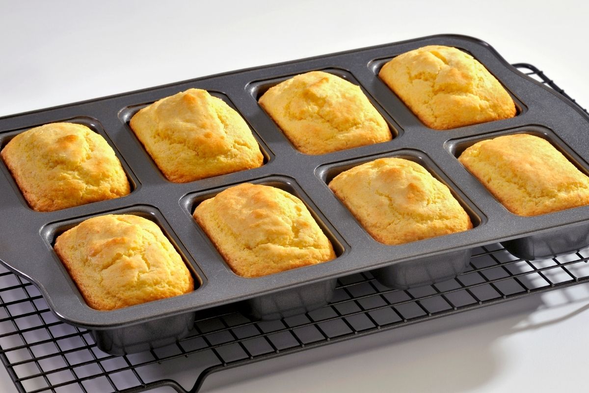 3 Best Ways to Reheat Cornbread (Updated 2024)