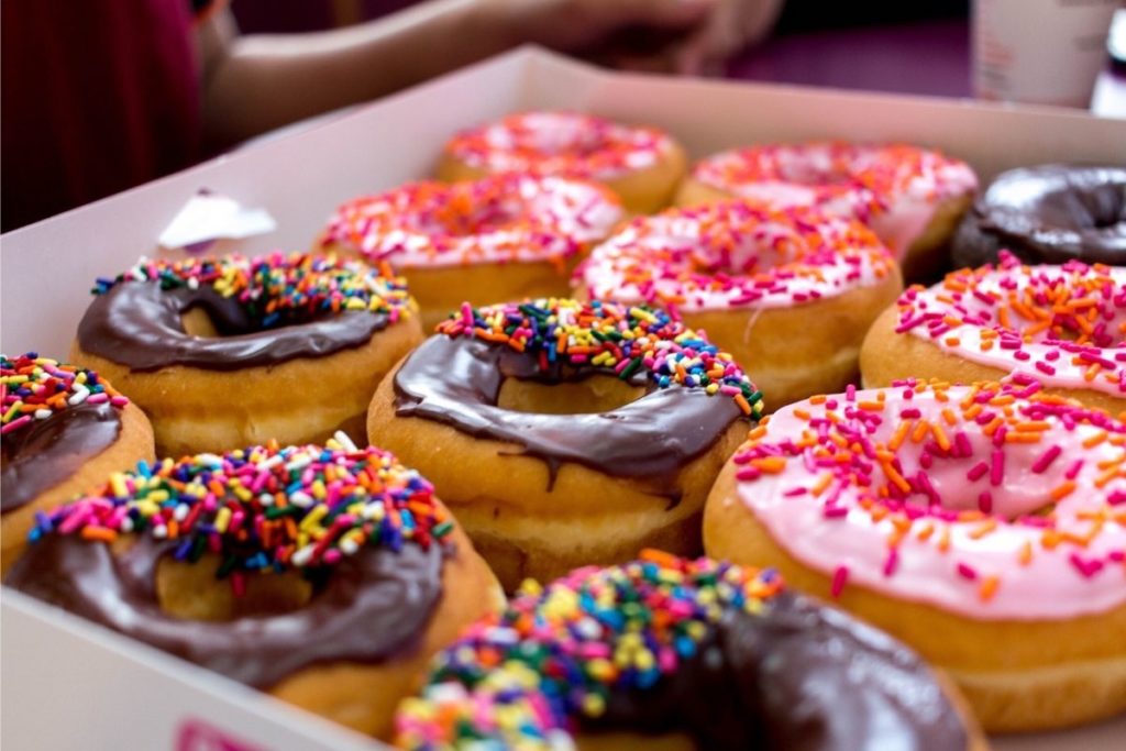 Lagern Sie die Donuts bei Raumtemperatur