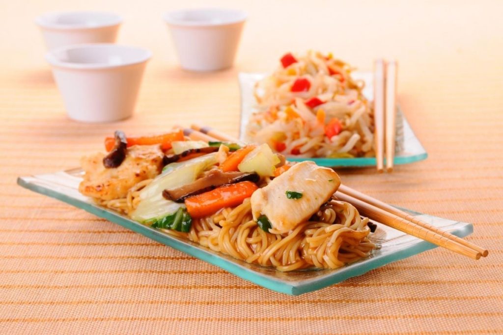 chinese chow mein vs chop suey