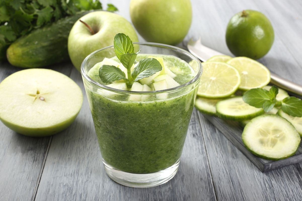 Crisp Sour Apple Smoothie Recipe (updated 2023)