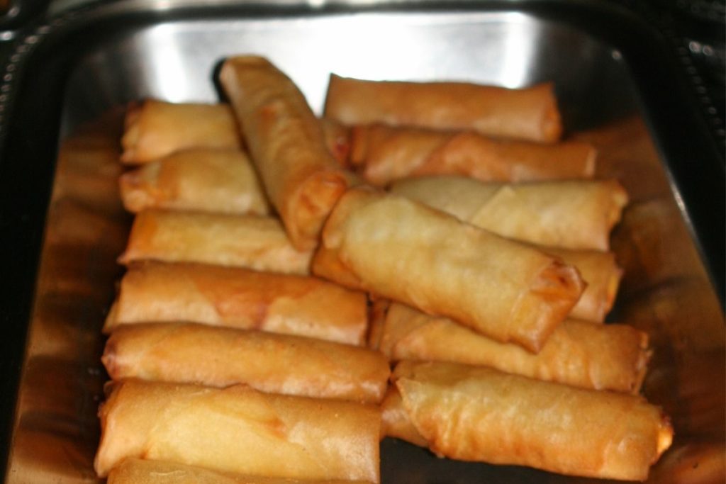 3 Easy Ways on How to Cook Frozen Lumpia (updated 2023)