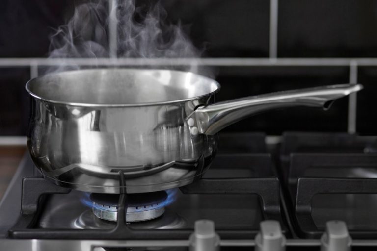 What Is a Saucepan and What is It Used For? (Updated 2024)