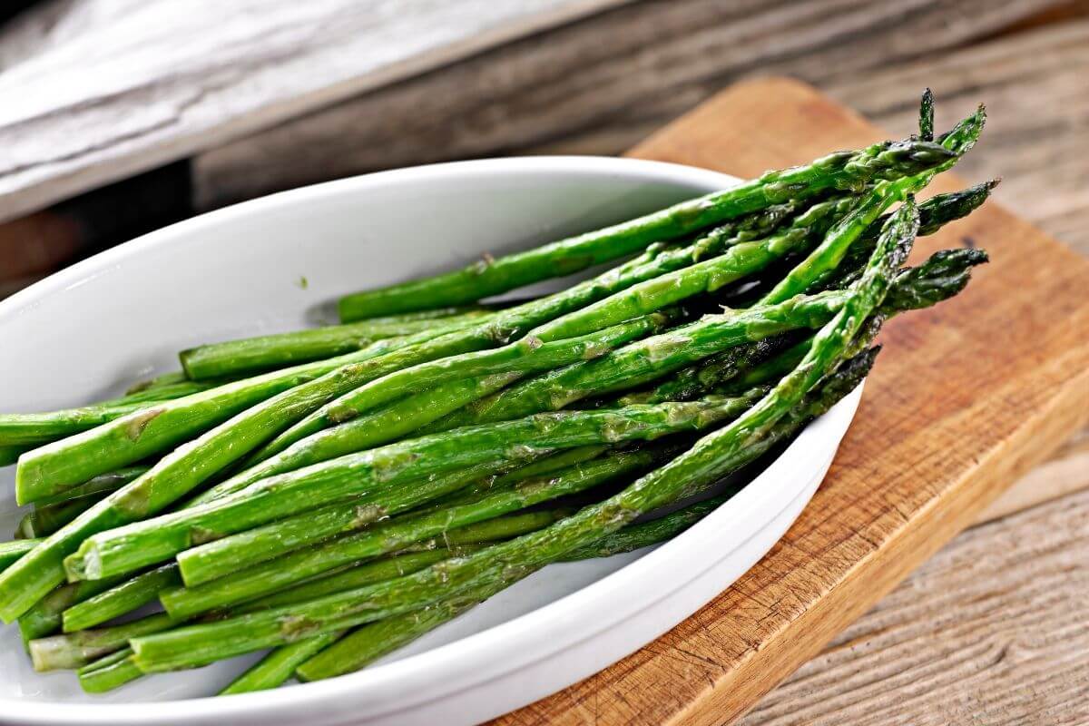 6 Easy Ways on How to Cook Frozen Asparagus - Recipe Marker