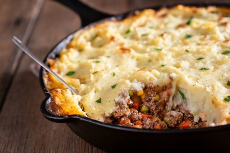 4 Best Sides to Serve with Shepherd’s Pie (Updated 2024)