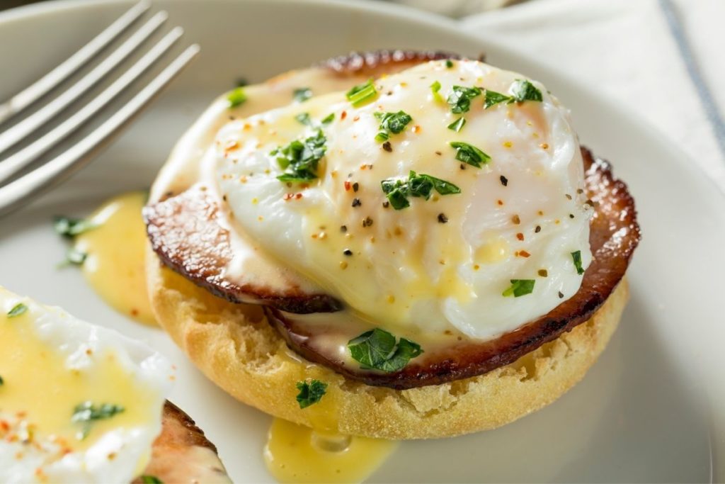 Best Sides to Serve with Eggs Benedict