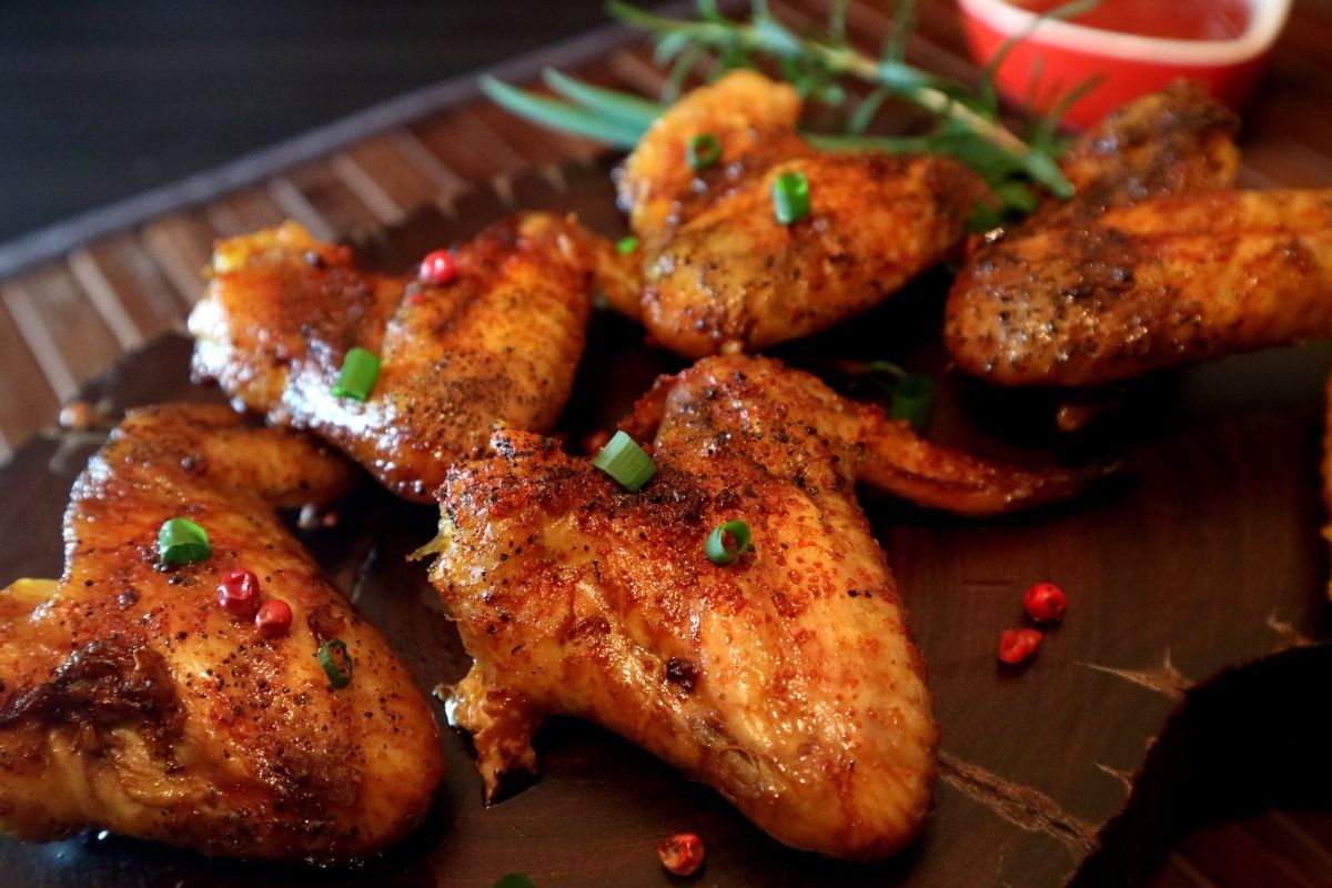 7-best-ways-to-reheat-your-leftover-chicken-wings-updated-2024