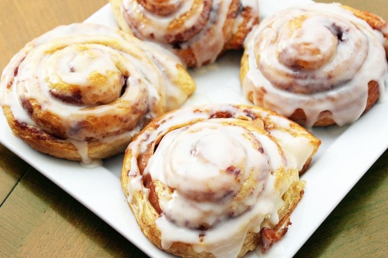 3 Best Ways to Reheat Cinnamon Rolls! Recipe Marker