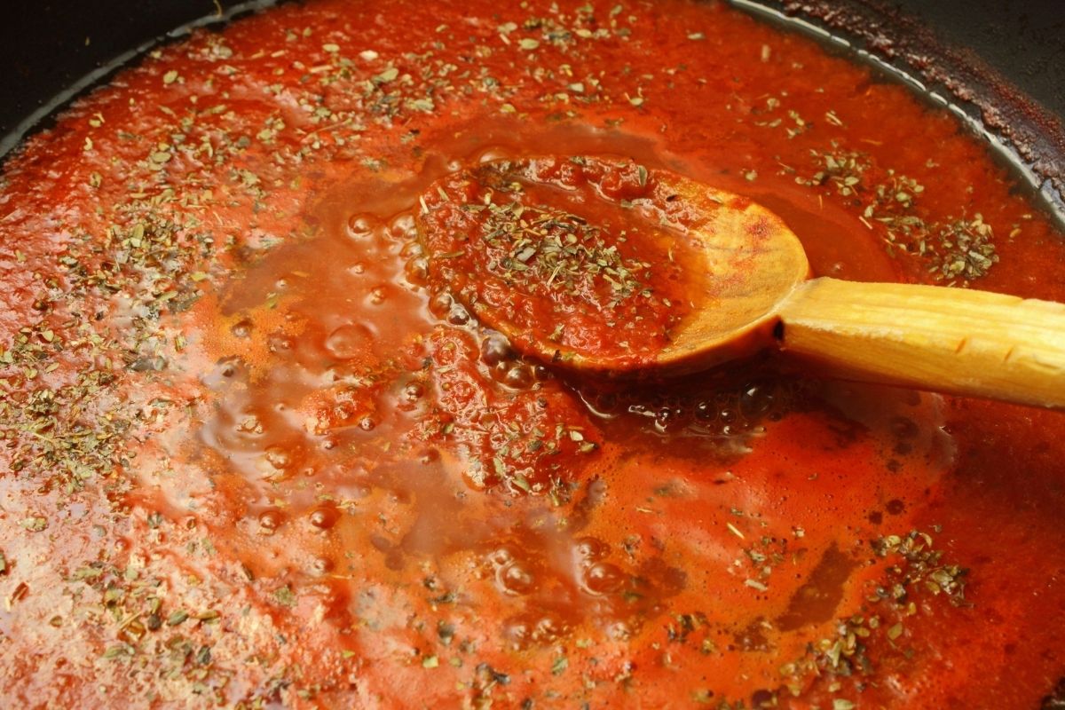 How to Make Pizza Sauce