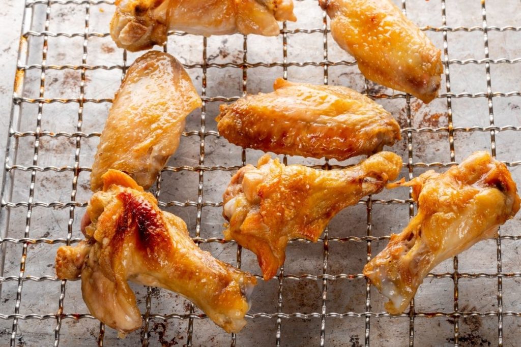 7-best-ways-to-reheat-your-leftover-chicken-wings-updated-2024