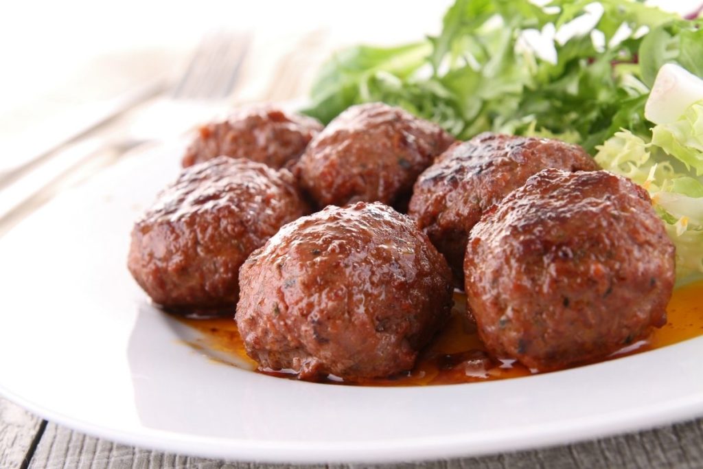  Insalata laterale con polpette