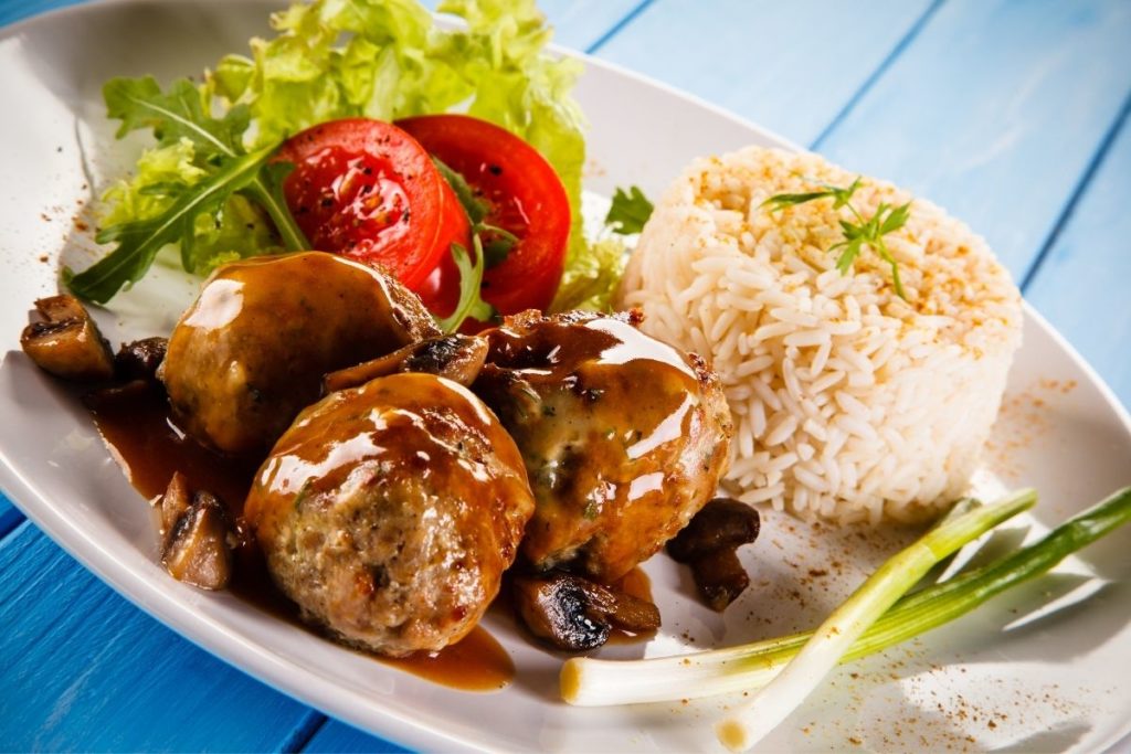 Steamed Rice with Meat balls