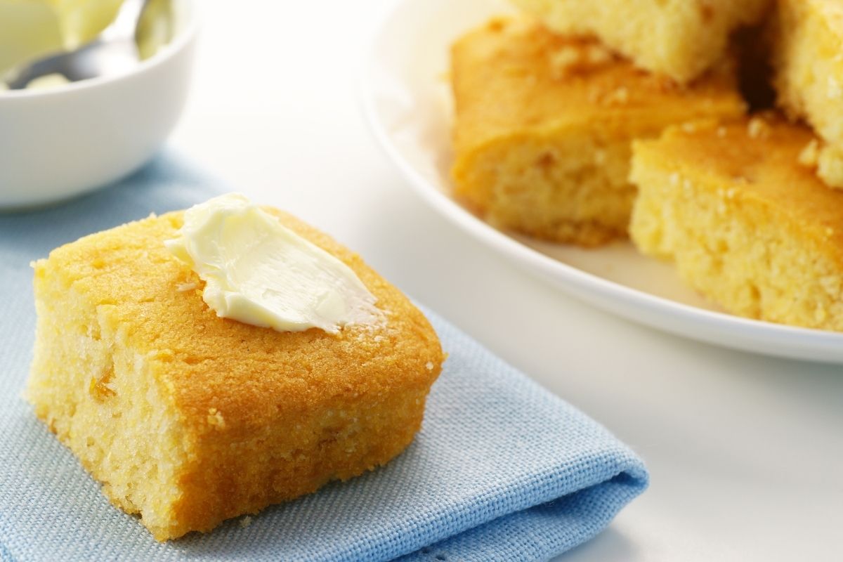 Can you store cornbread in the freezer?
