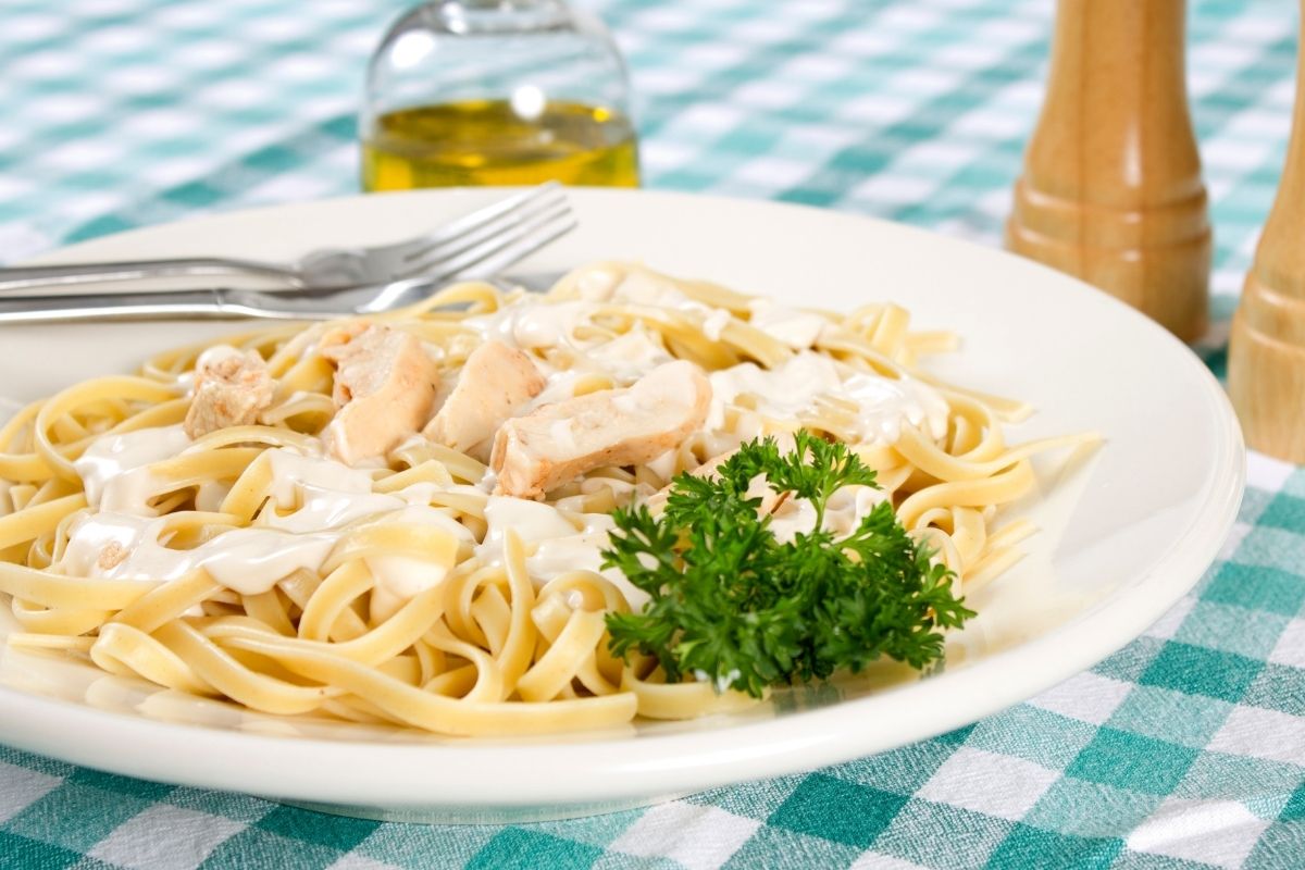 How to Reheat Fettuccine Alfredo