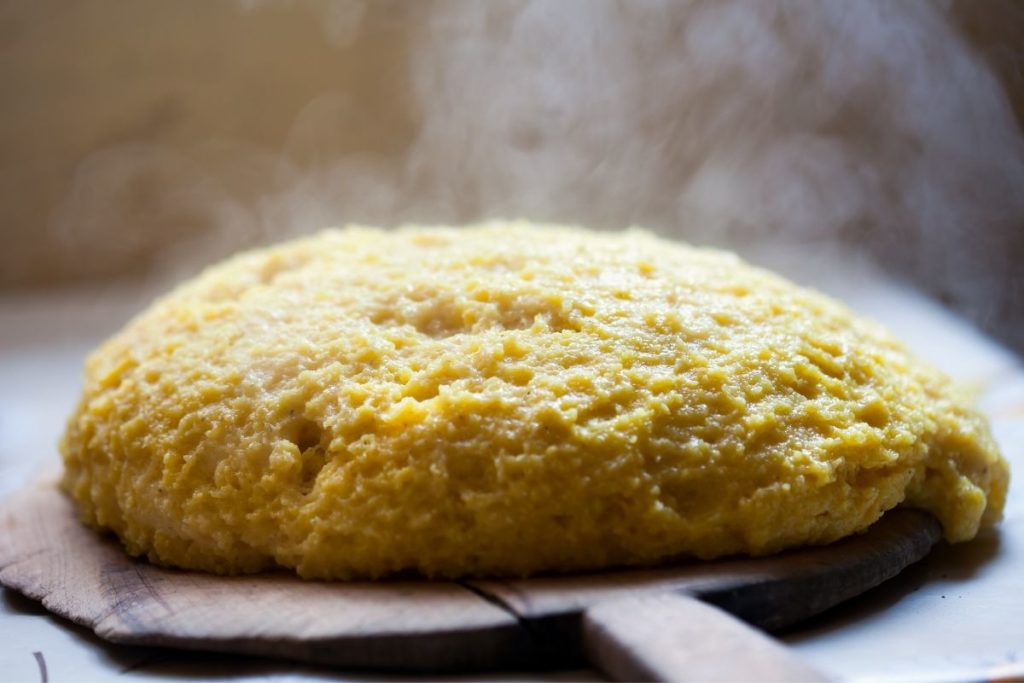 Polenta - mit kell szolgálni a marhahús Wellington