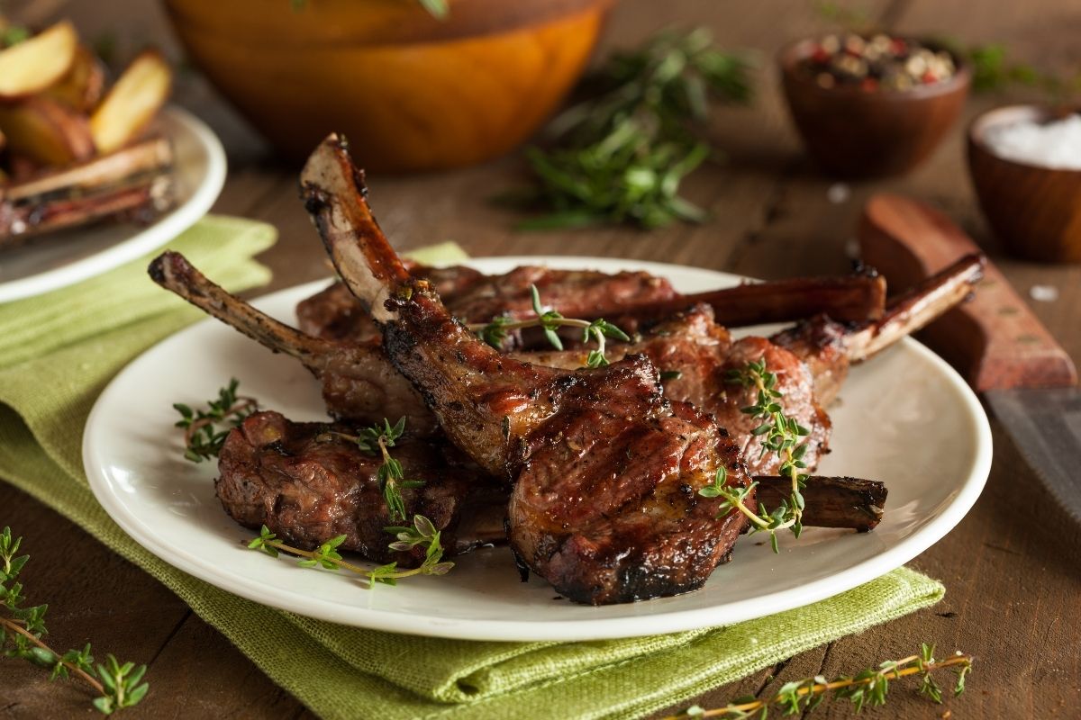 https://recipemarker.com/wp-content/uploads/2021/10/Best-Side-Dish-for-Lamb-Chops.jpg