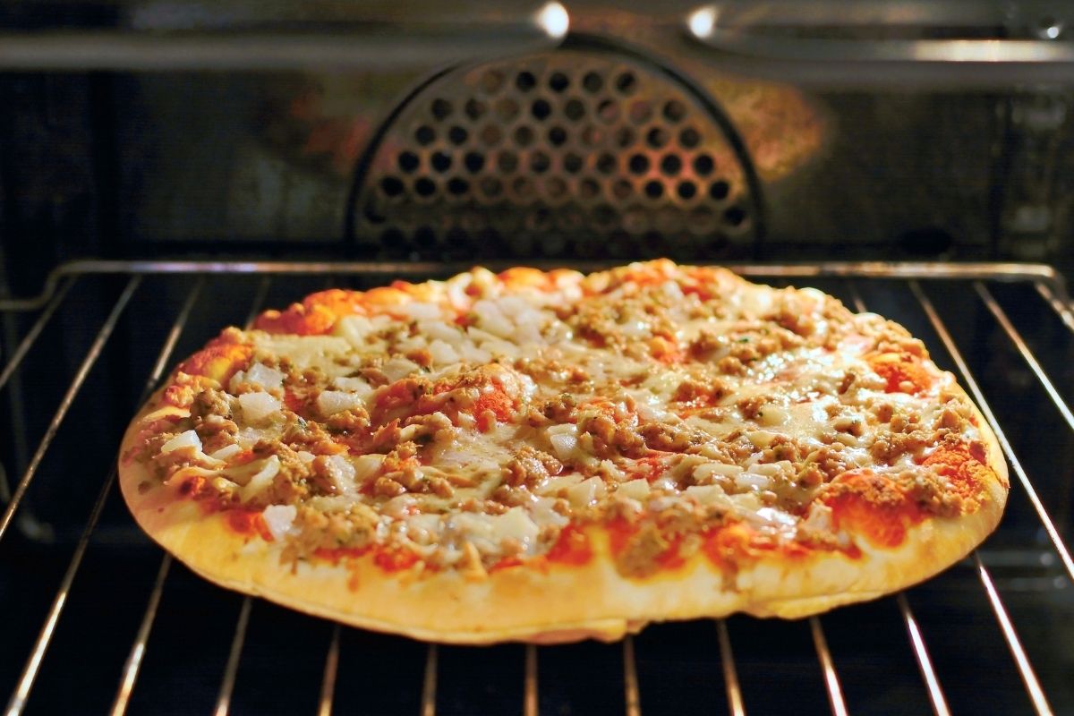 Reheat Pizza Hut Pizza using oven
