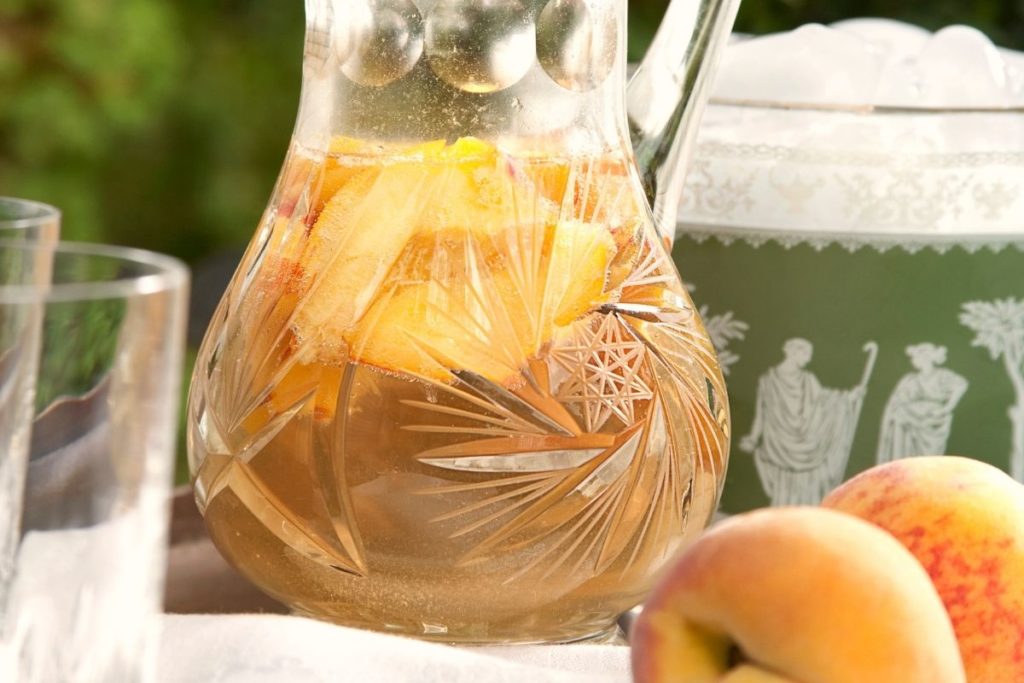 Applebee's White Peach Sangria Recipe