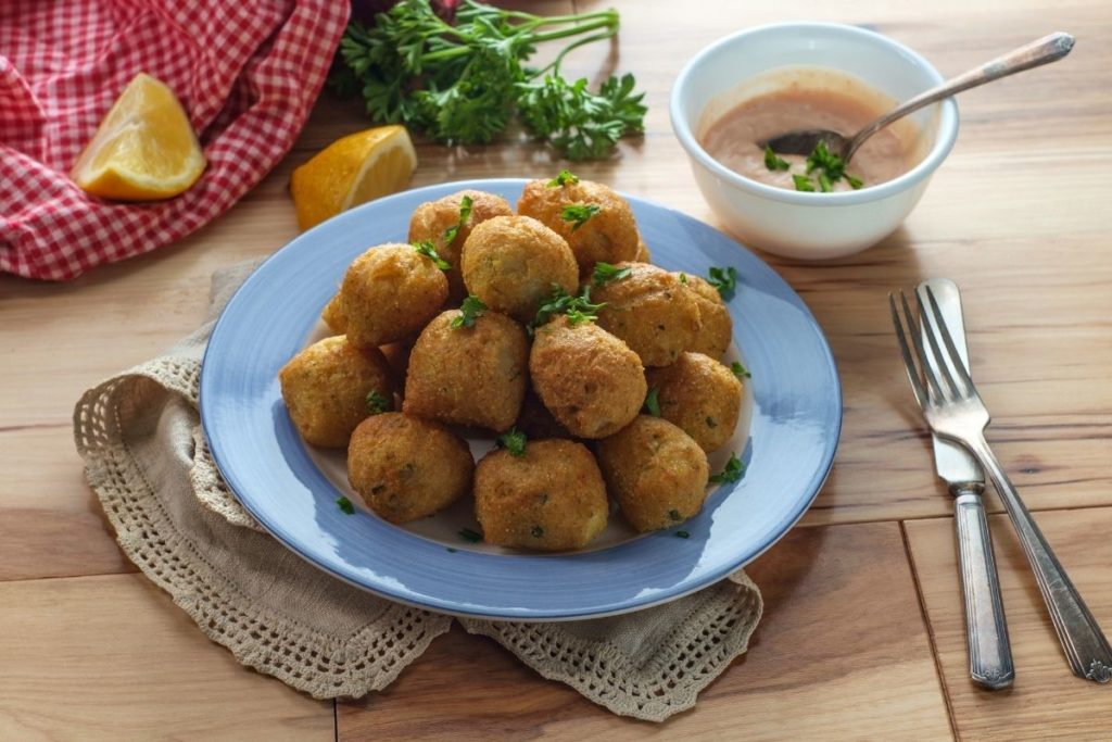 What to Serve With Gumbo - Southern Hushpuppies