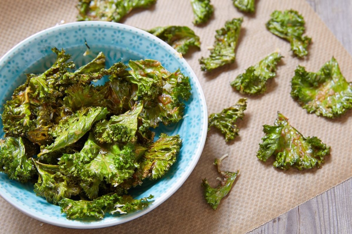 baked kale chips - what to serve with butternut squash soup example