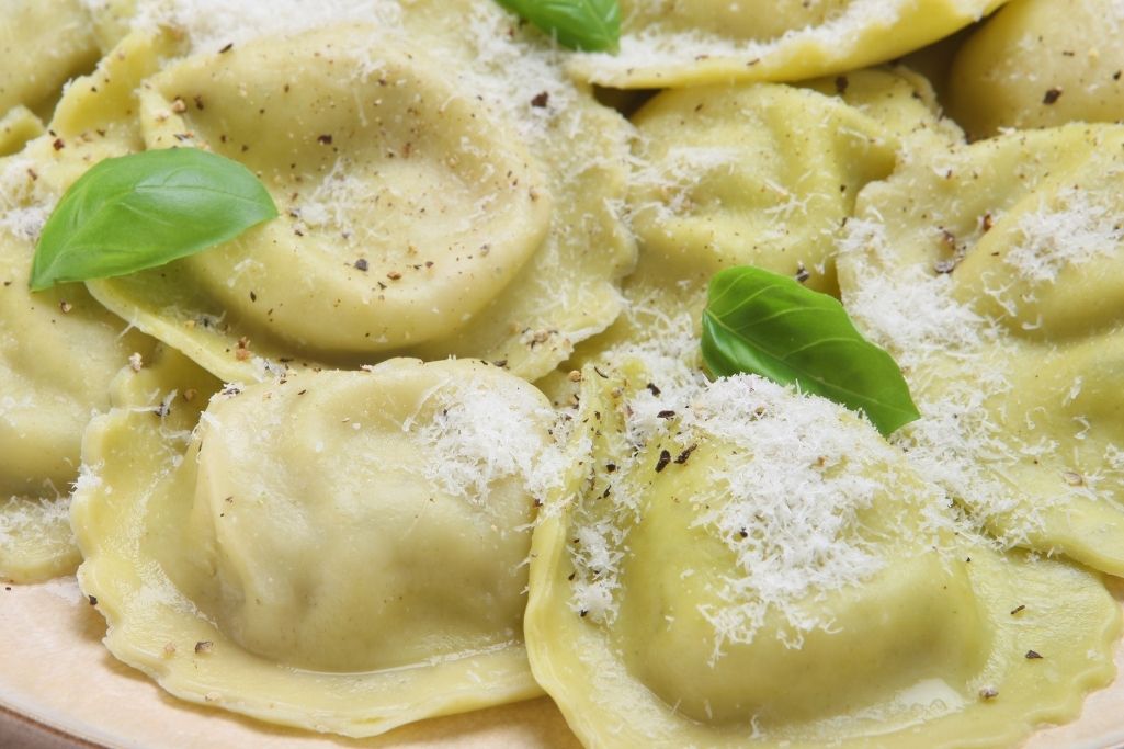 What Sauce to Serve with Spinach Ravioli - Francaise Sauce