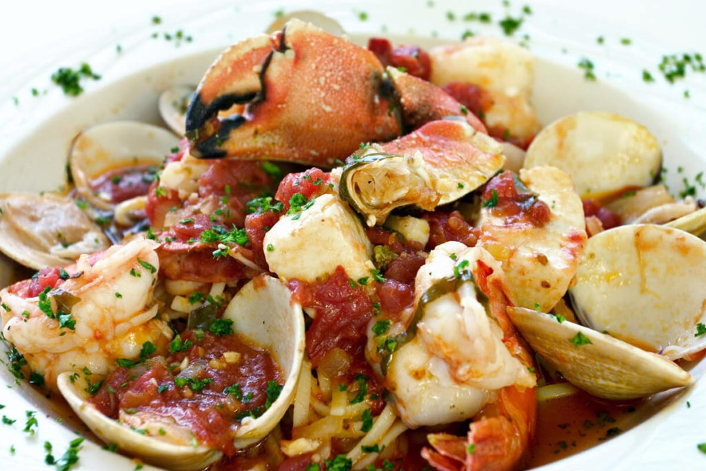 what to serve with cioppino 