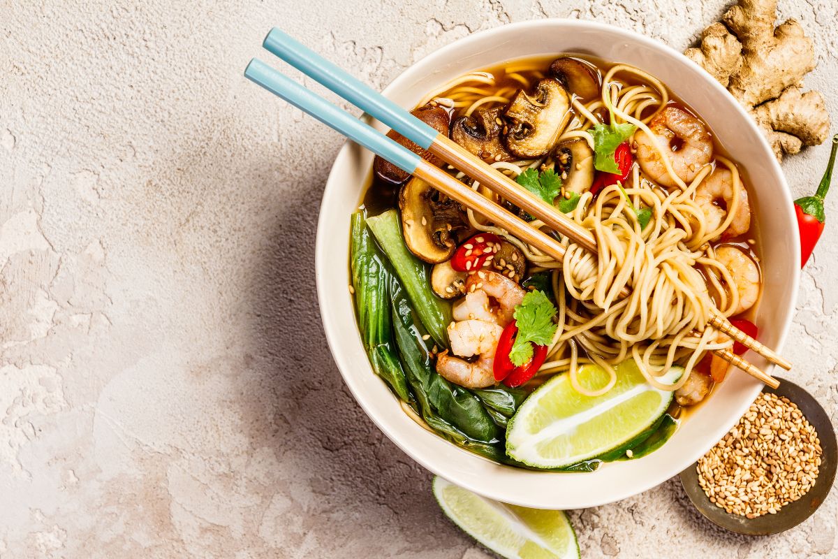 Chinese Egg Noodle Soup