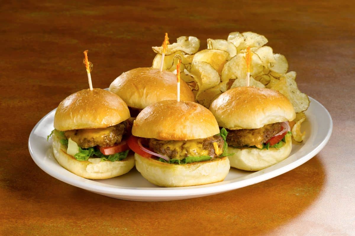 sliders with potato chips - what to serve with sliders
